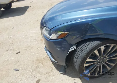 2018 Lincoln Continental Select из США, поврежденный, VIN 1LN6L9SK0J5601557